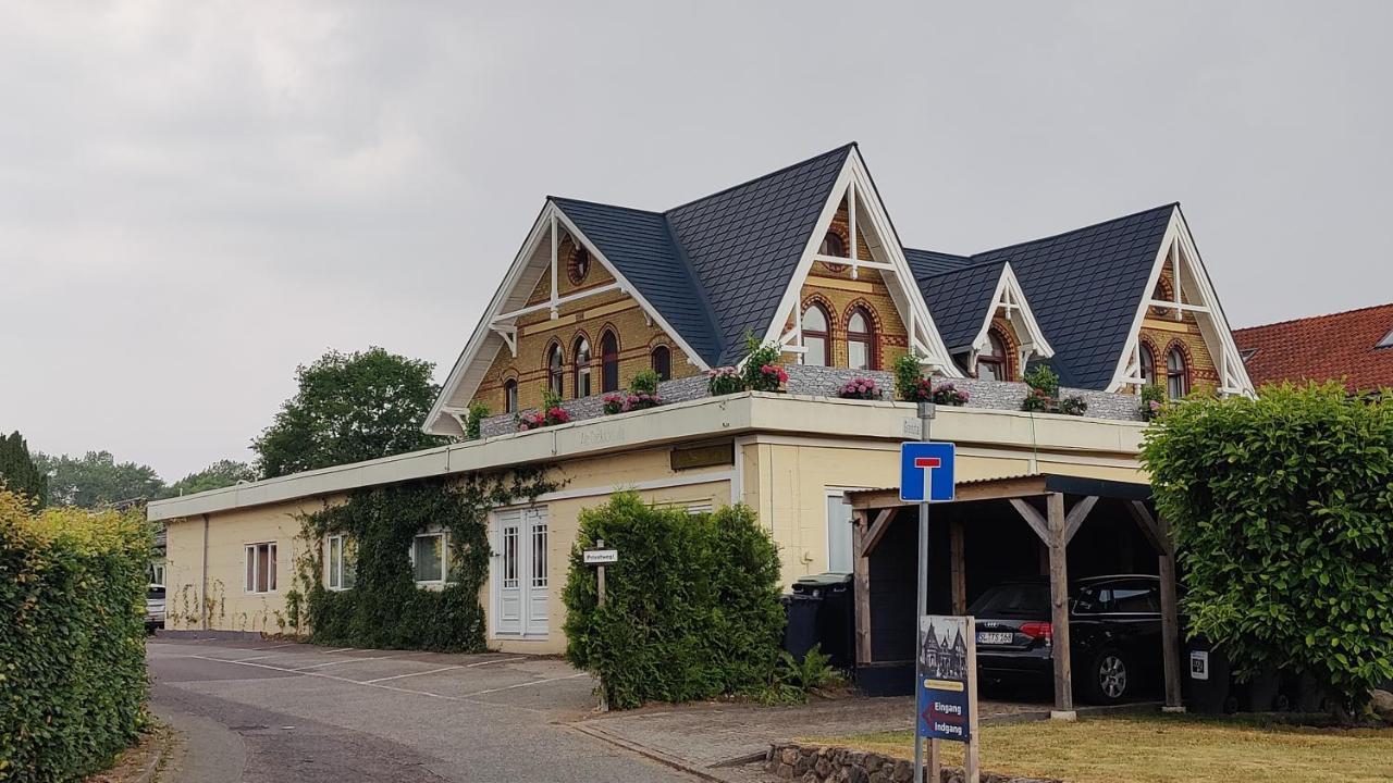 Akzent Hotel Alte Direktionsvilla Kupfermuehle Харисле Екстериор снимка